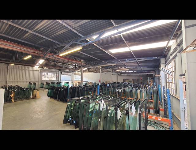 546M² WAREHOUSE TO LET IN EASTLEIGH
